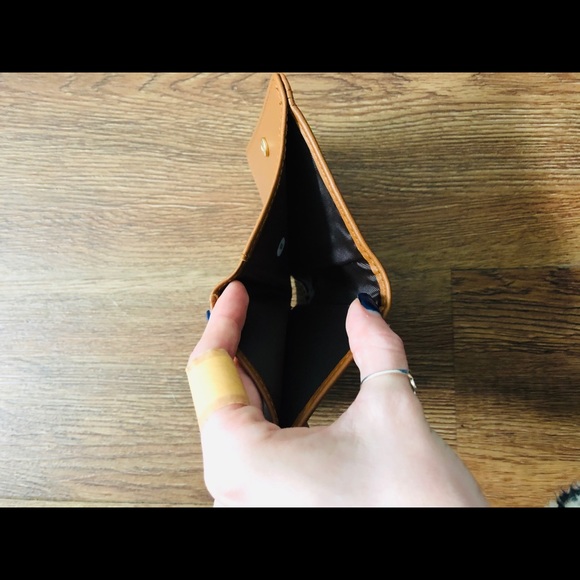 SHEIN Crosstich Faux Leather Spliced Wallet - Picture 5 of 6